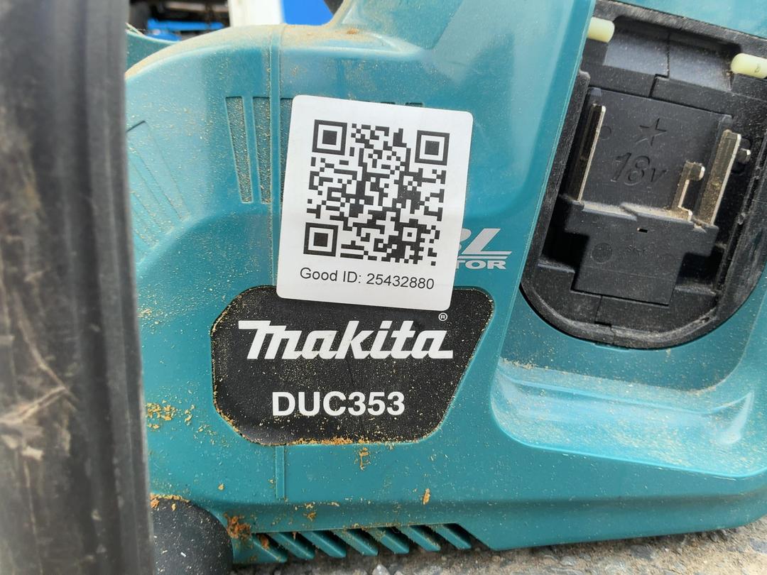 Photo '9' of Makita Battery Powered Chain Saw (Skin Only) Photo '9' of Makita Battery Powered Chain Saw (Skin Only)