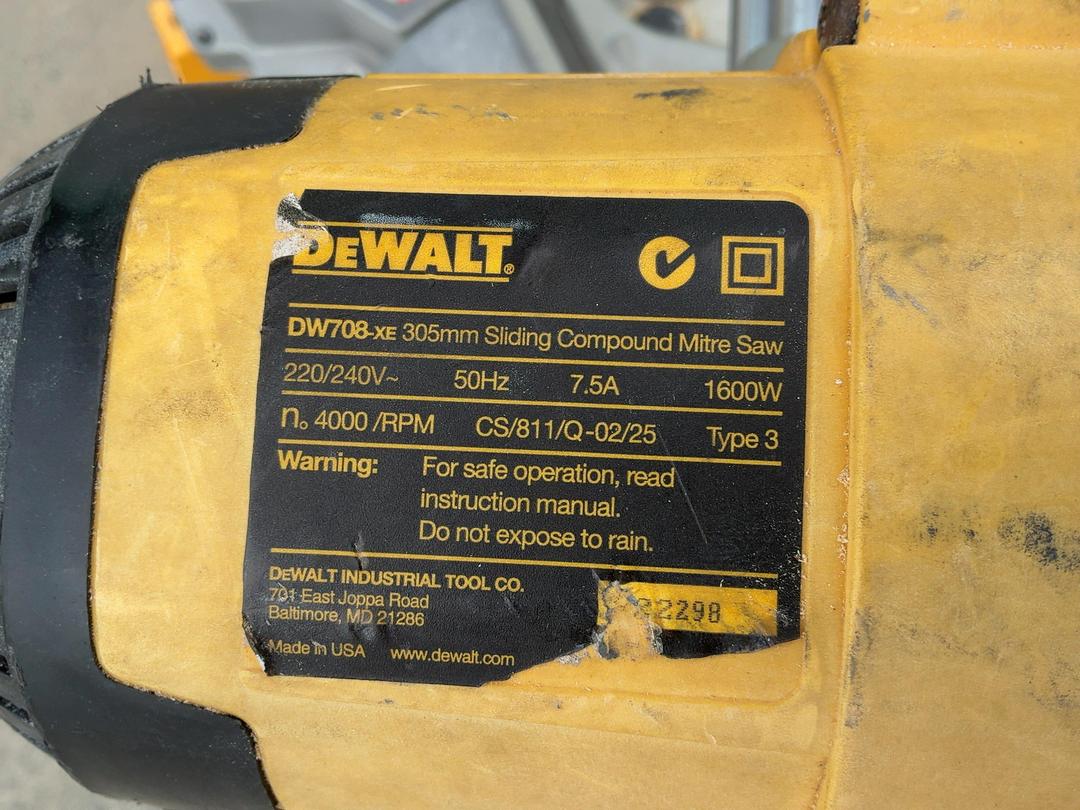 Photo '10' of Dewalt Mitre Saw and Portable stand Photo '10' of Dewalt Mitre Saw and Portable stand