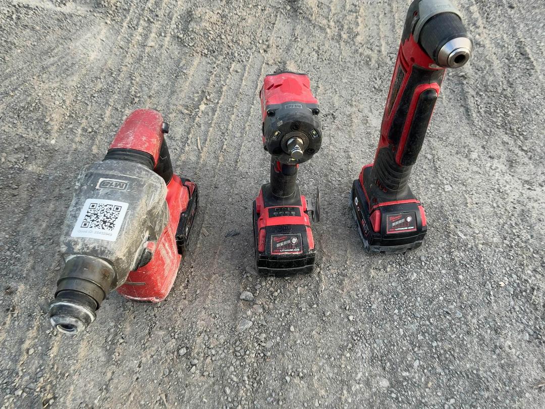Photo '2' of Milwaukee Battery Tool Bundle Photo '2' of Milwaukee Battery Tool Bundle
