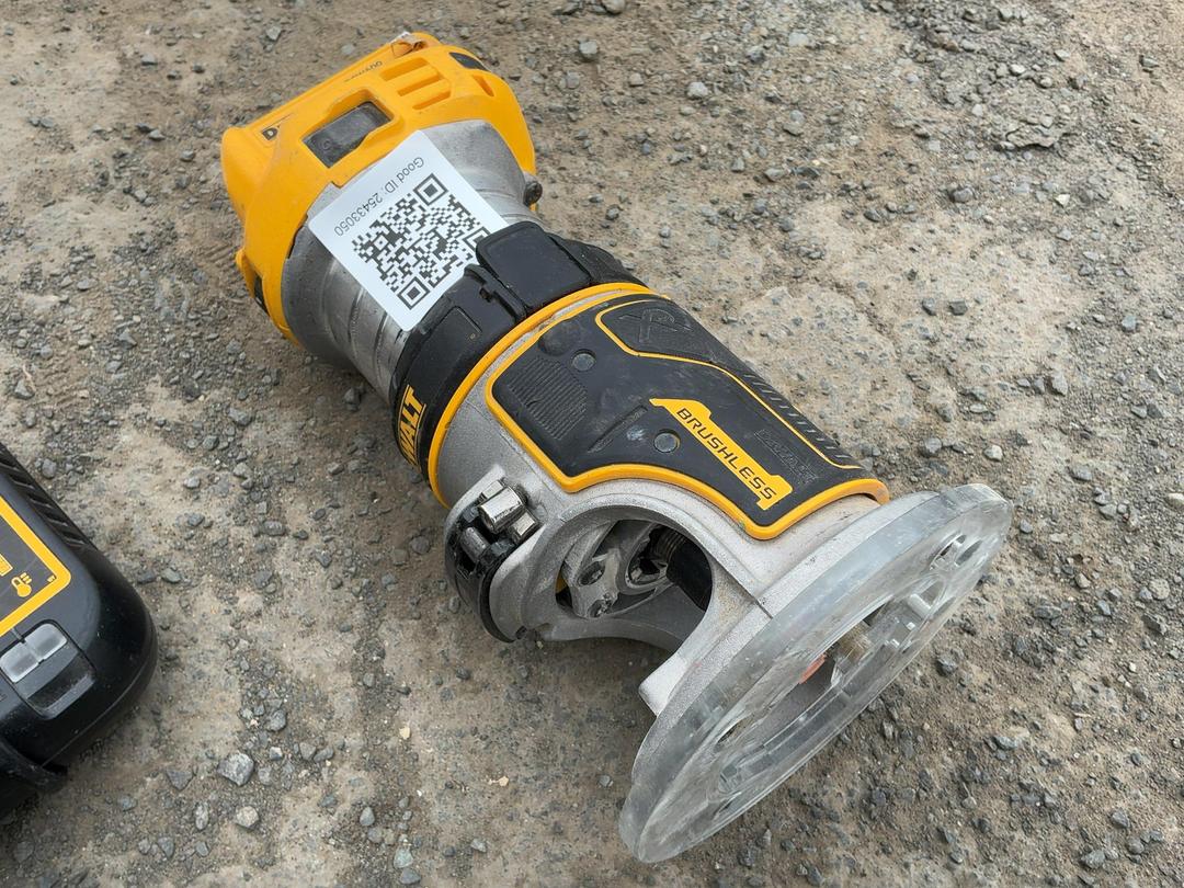 Photo '3' of Dewalt Router 18V & Battery + Charger Photo '3' of Dewalt Router 18V & Battery + Charger