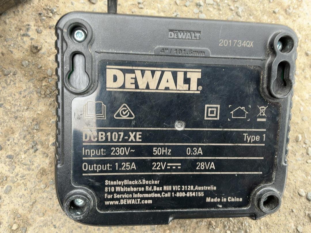 Photo '10' of Dewalt Router 18V & Battery + Charger Photo '10' of Dewalt Router 18V & Battery + Charger