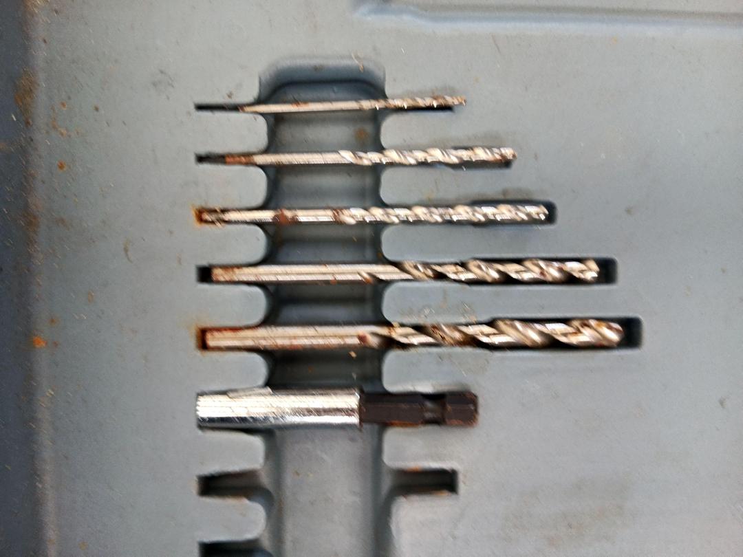 Photo '3' of Predator Drill Set