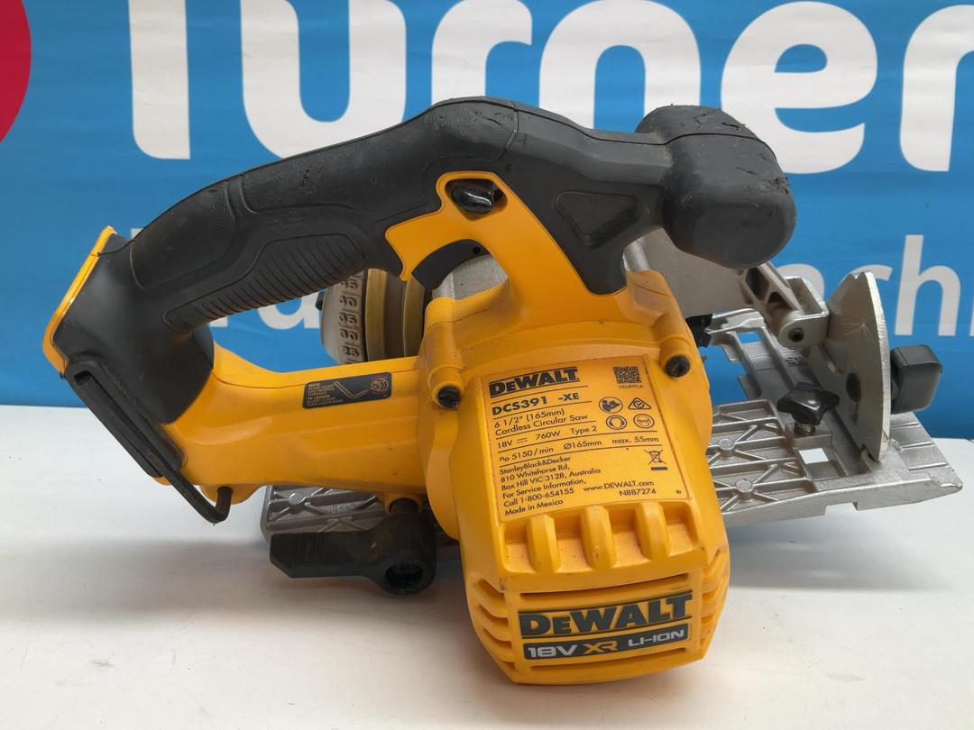 Photo '3' of DeWALT - 165mm Circular Saw & Worksite Radio (Skins Only) Photo '3' of DeWALT - 165mm Circular Saw & Worksite Radio (Skins Only)