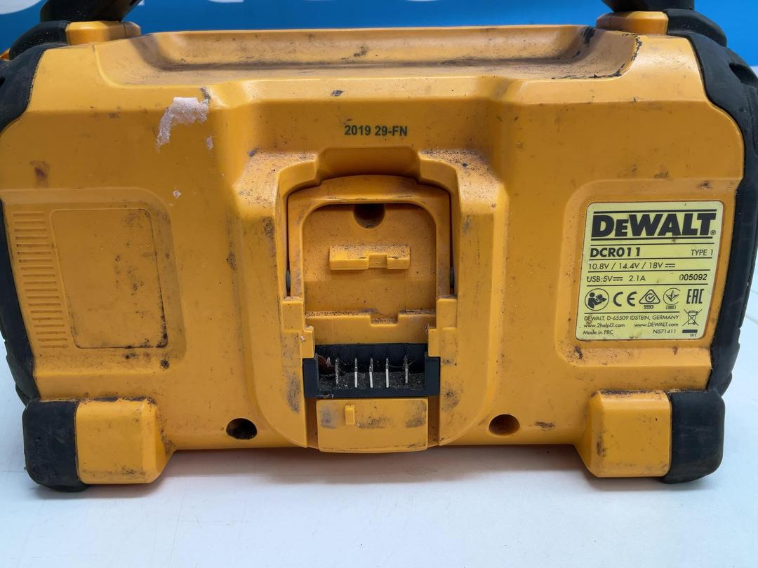 Photo '5' of DeWALT - 165mm Circular Saw & Worksite Radio (Skins Only) Photo '5' of DeWALT - 165mm Circular Saw & Worksite Radio (Skins Only)