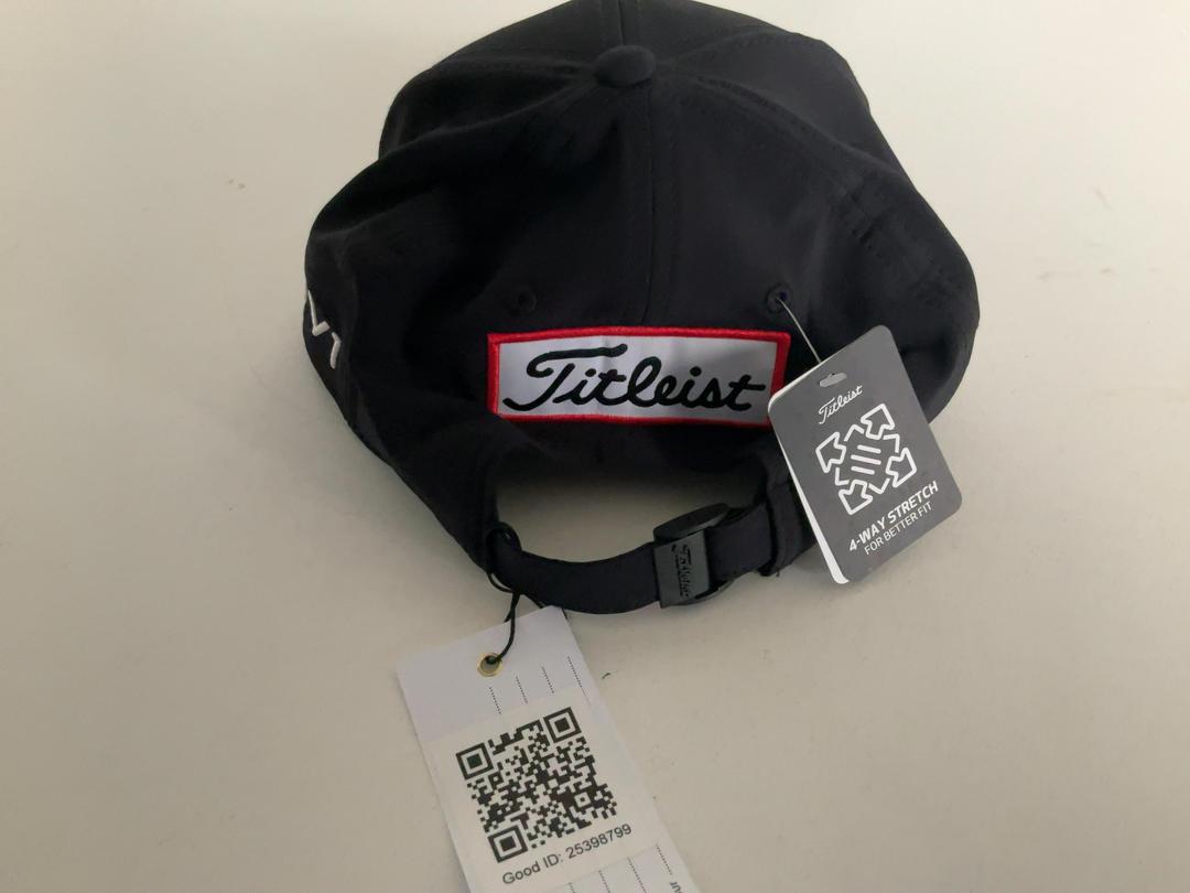 Photo '2' of Fitleist Black/White Tour Perf Hat Photo '2' of Fitleist Black/White Tour Perf Hat