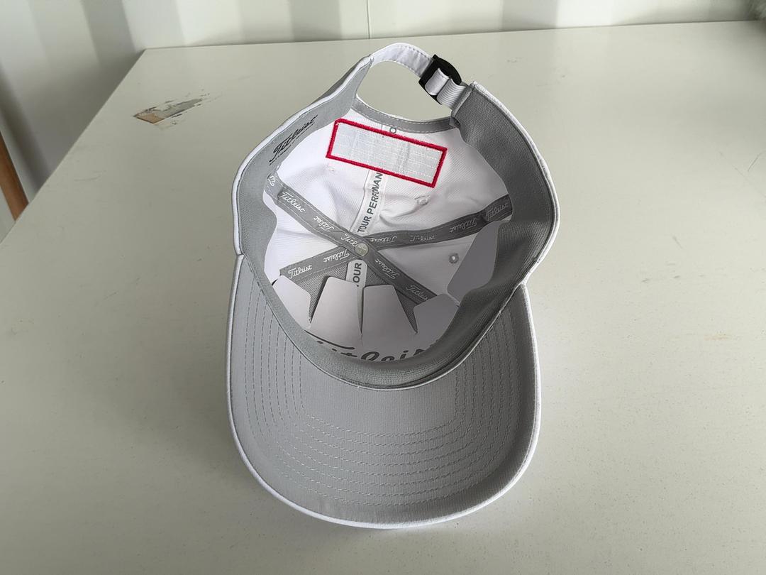 Photo '3' of Titleist Tour Perf Wht/blk Photo '3' of Titleist Tour Perf Wht/blk