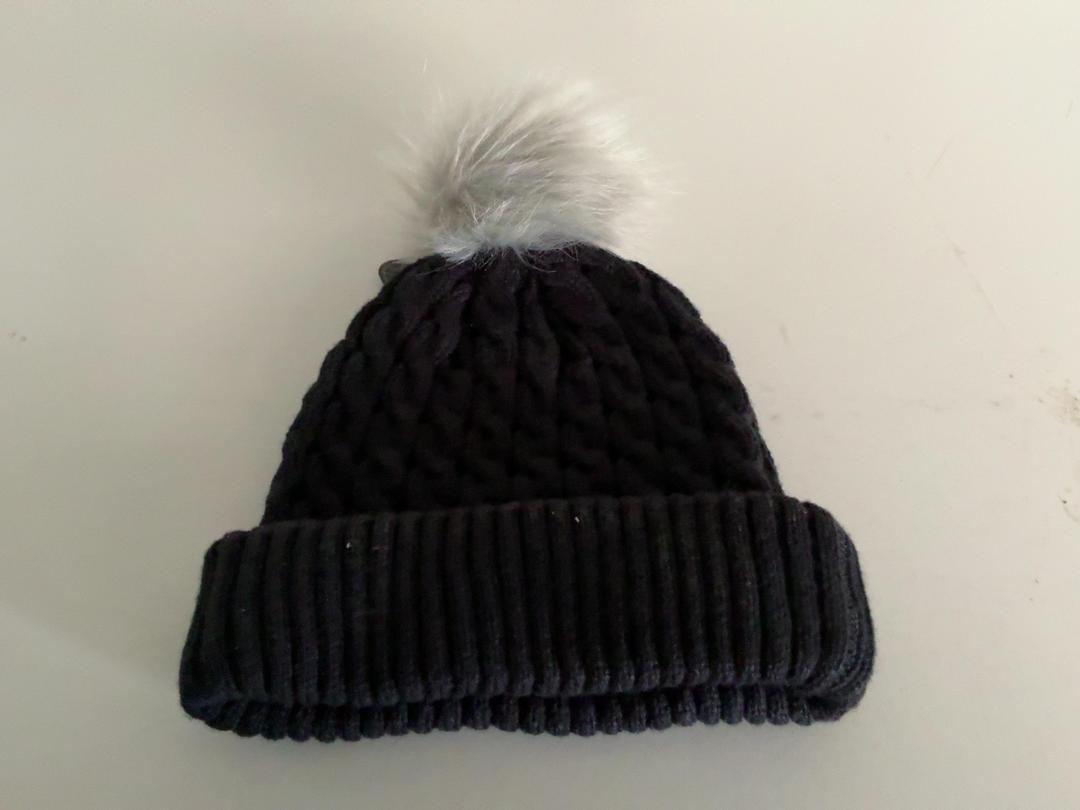 Photo '2' of Fitleist Cable Knit Pom Pom
