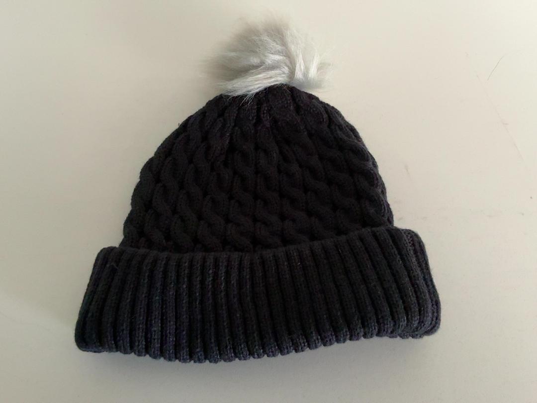 Photo '2' of Titleist Cable Knit Pom Pom Photo '2' of Titleist Cable Knit Pom Pom