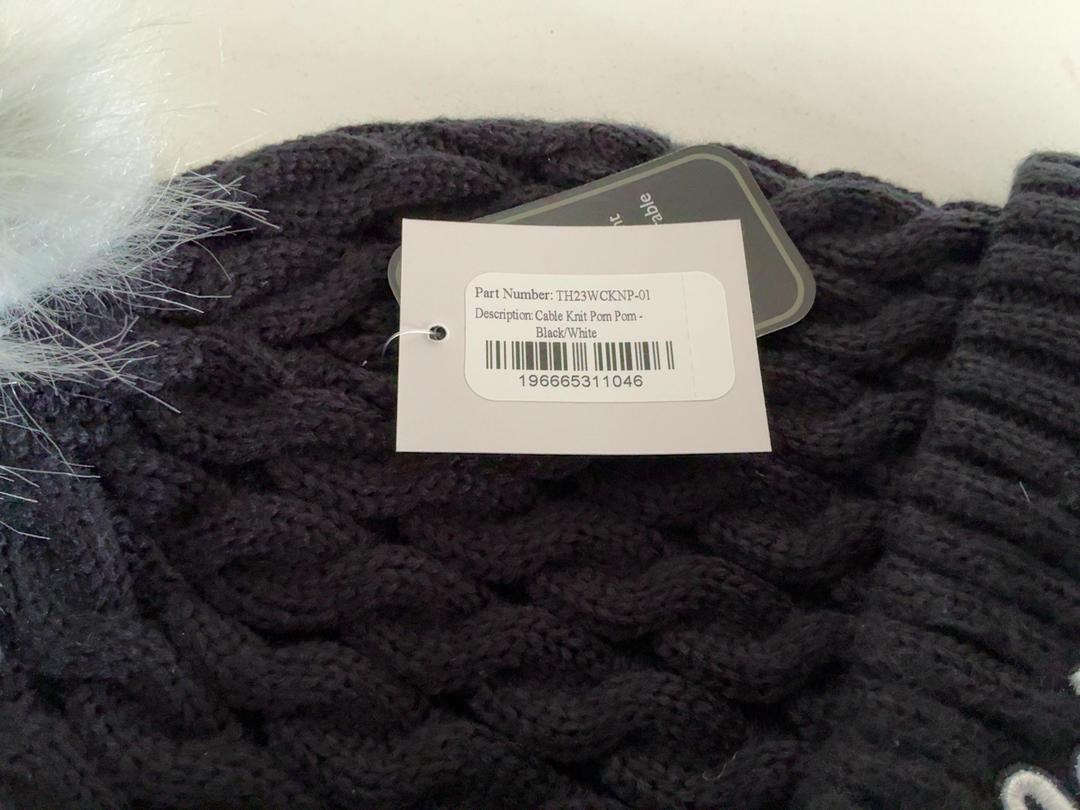 Photo '4' of Titleist Cable Knit Pom Pom Photo '4' of Titleist Cable Knit Pom Pom
