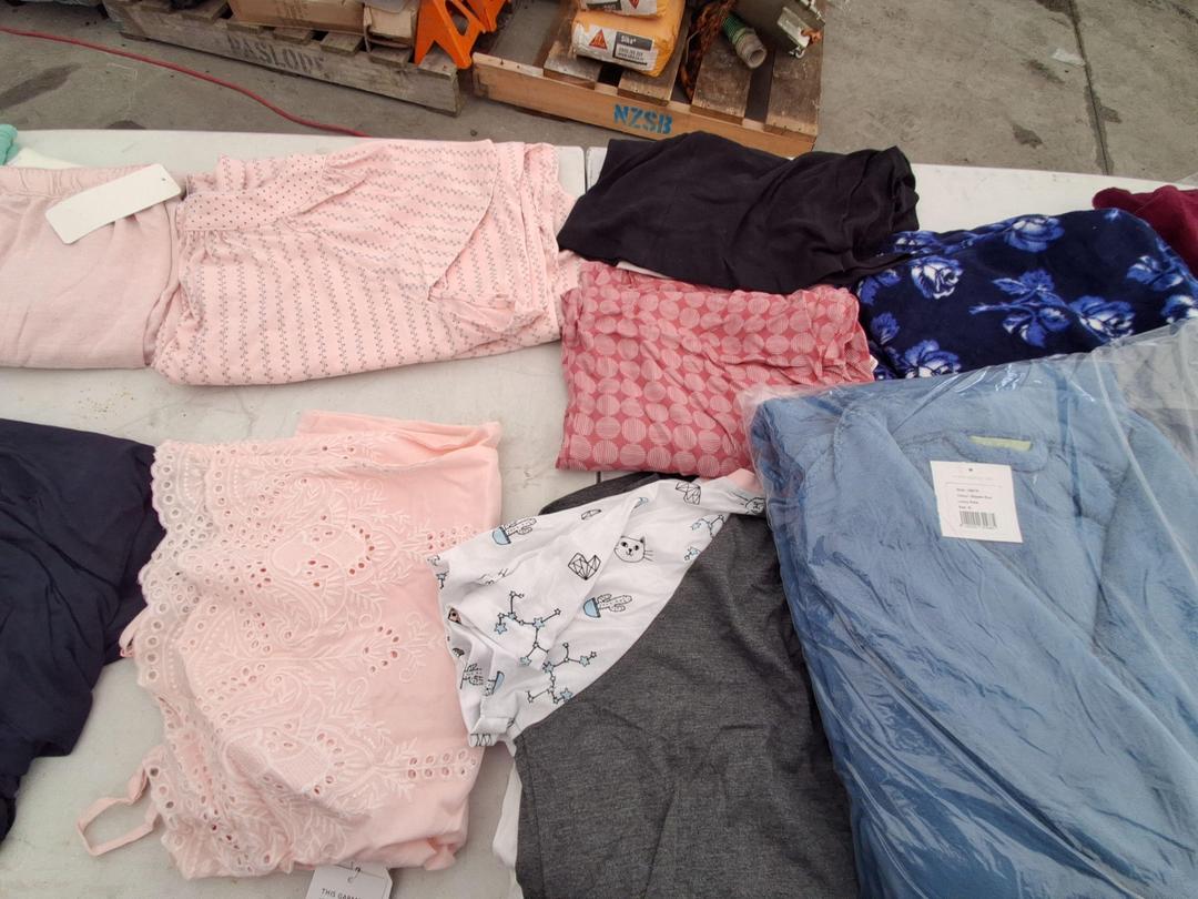 Photo '3' of Assorted Womens PJs/Robes (28pcs)