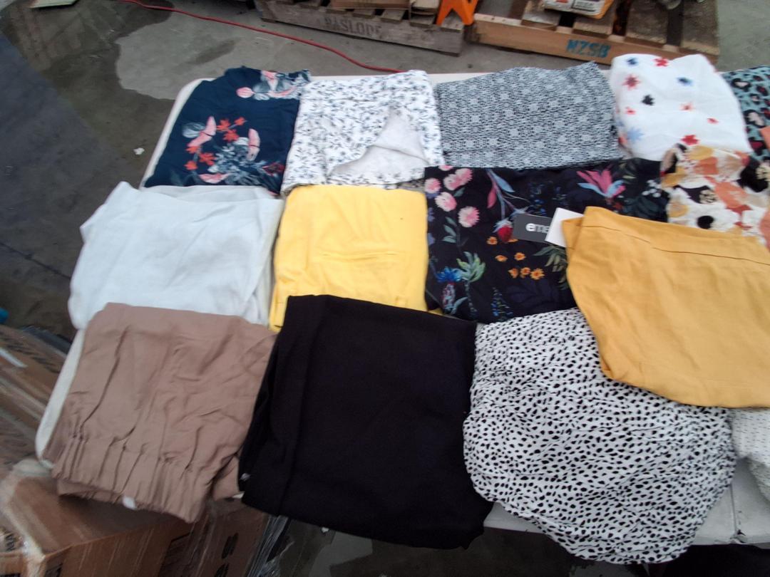 Photo '2' of Assorted Womens Clothing (78pcs)