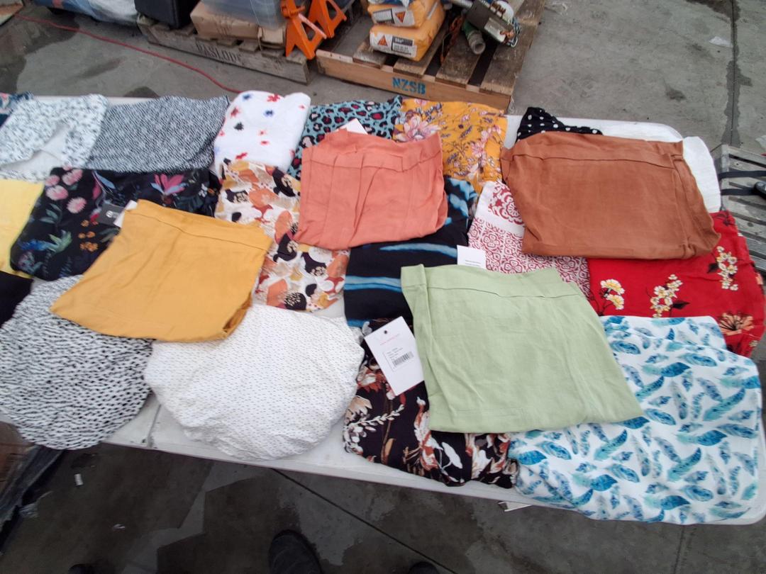 Photo '3' of Assorted Womens Clothing (78pcs)