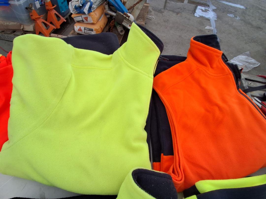 Photo '4' of Mens Hi-Vis Tops (11pcs) Photo '4' of Mens Hi-Vis Tops (11pcs)
