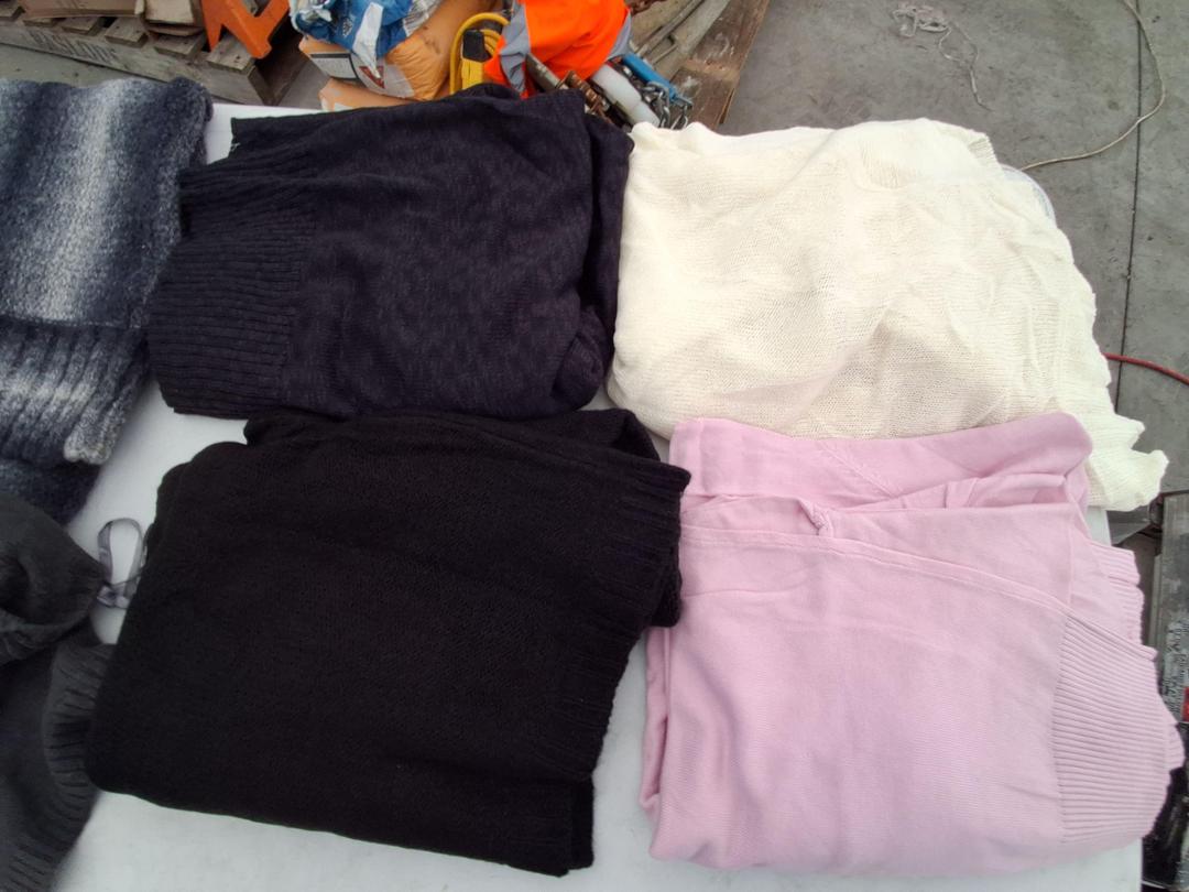 Photo '2' of Mixed Womens Jumpers (10pcs) Photo '2' of Mixed Womens Jumpers (10pcs)