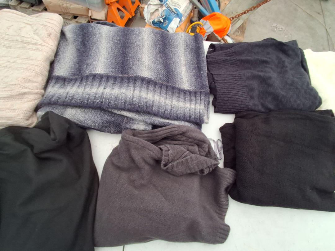Photo '3' of Mixed Womens Jumpers (10pcs) Photo '3' of Mixed Womens Jumpers (10pcs)