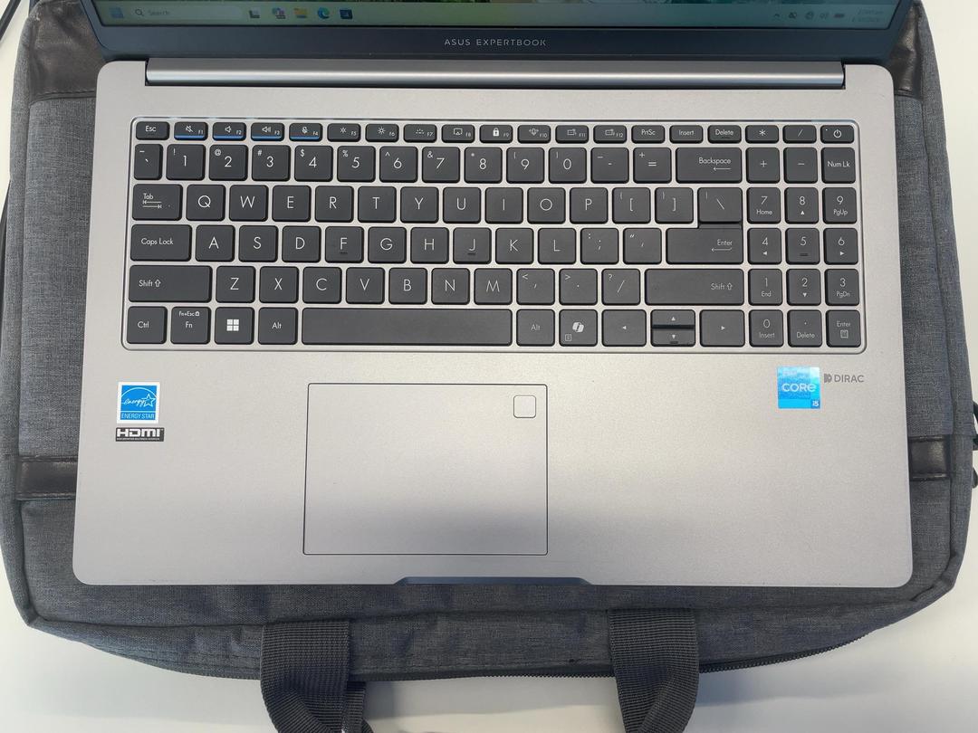 Photo '2' of Asus ExpertBook B1503CVA Laptop with Charger & Bag