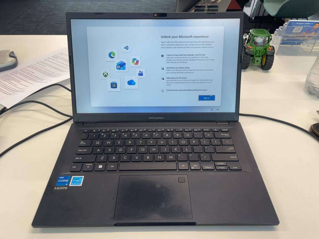 Photo '2' of Asus ExpertBook B1402CV Laptop Photo '2' of Asus ExpertBook B1402CV Laptop