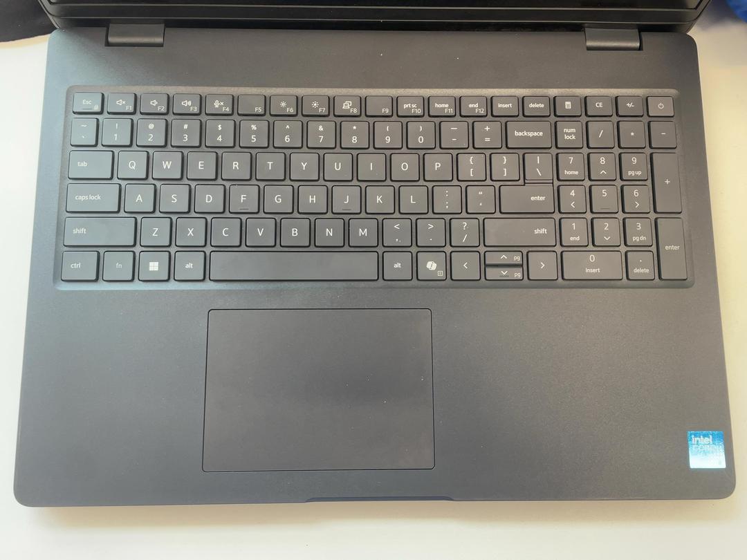 Photo '2' of Faulty Dell P134F Laptop Photo '2' of Faulty Dell P134F Laptop