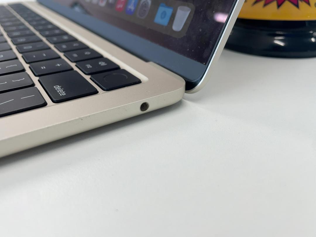 Photo '3' of Apple MacBook Air M2 Laptop Photo '3' of Apple MacBook Air M2 Laptop