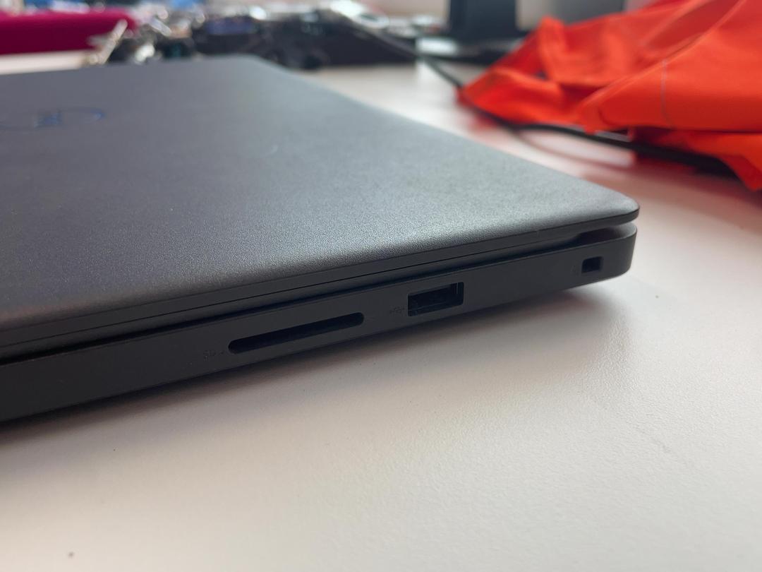 Photo '5' of Dell Inspiron 3505 Laptop & Charger Photo '5' of Dell Inspiron 3505 Laptop & Charger