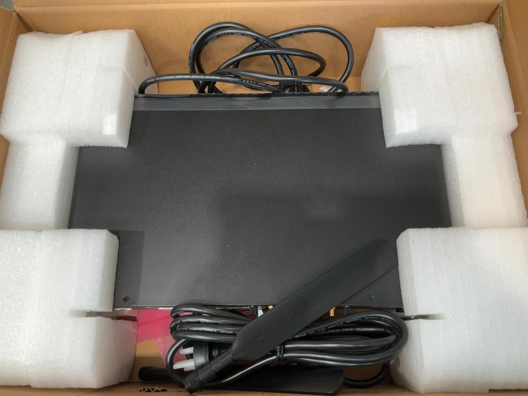 Photo '4' of Huawei AR1220E Enterprise Router