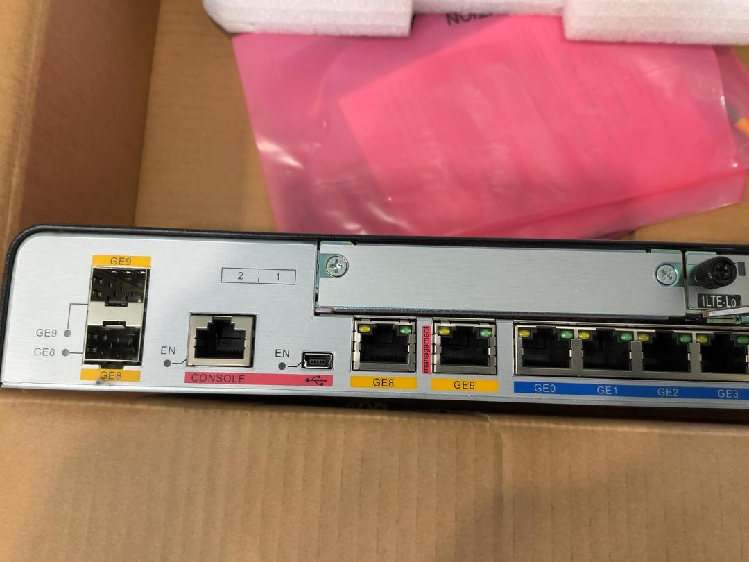 Photo '7' of Huawei AR1220E Enterprise Router