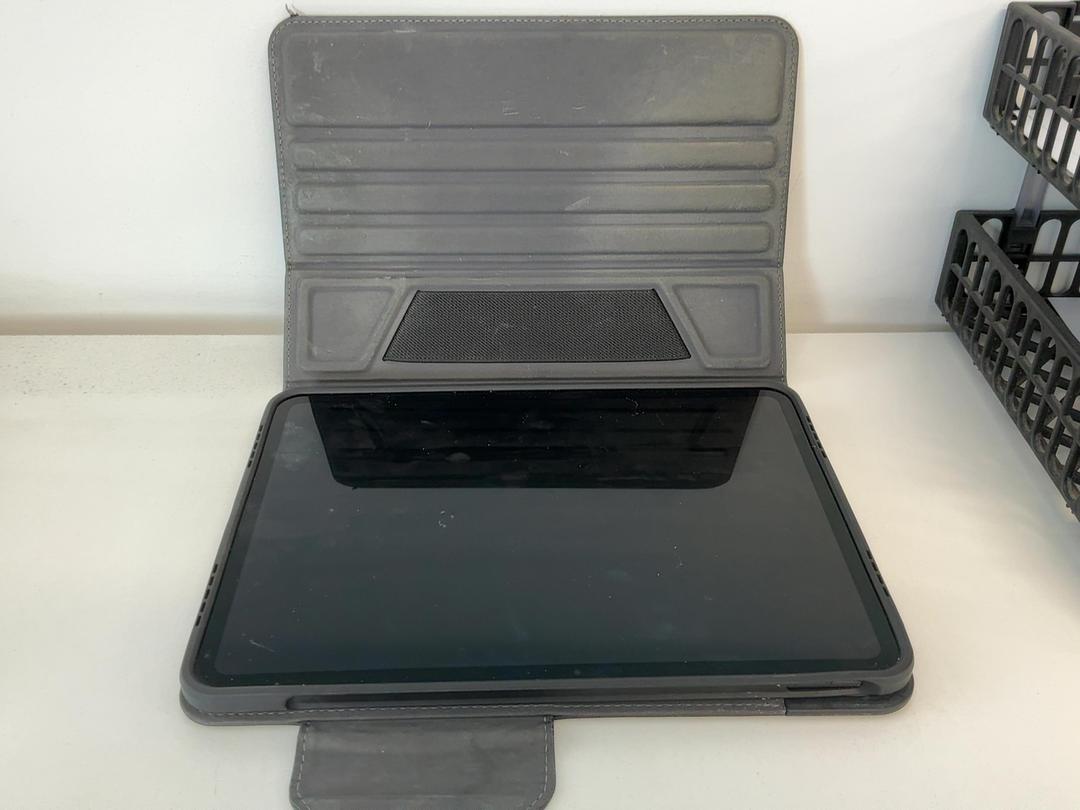 Photo '2' of Apple ipad Pro 11-inch (M4) Photo '2' of Apple ipad Pro 11-inch (M4)