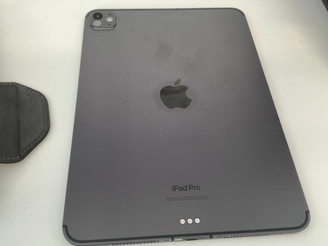 Photo '6' of Apple ipad Pro 11-inch (M4) Photo '6' of Apple ipad Pro 11-inch (M4)