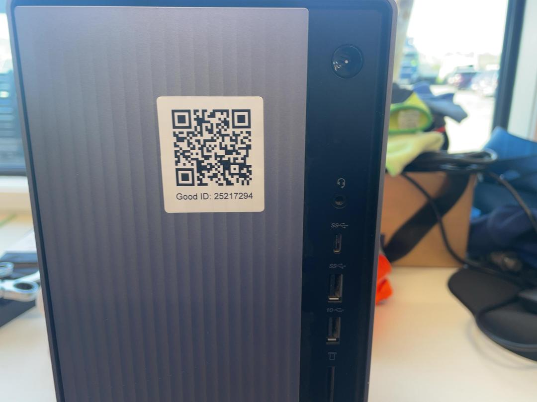 Photo '3' of Lenovo 90RX Desktop Photo '3' of Lenovo 90RX Desktop