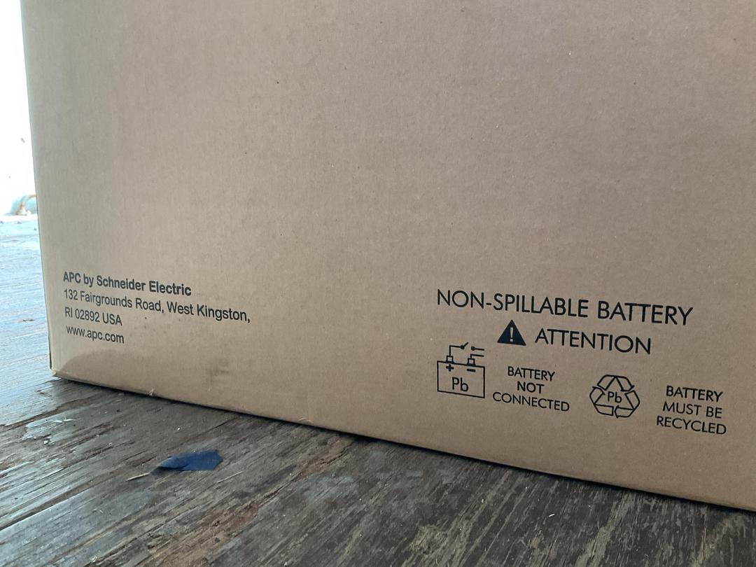 Photo '5' of APC Easy UPS 3000VA / 230 VA Battery Backup SMV3000CAI