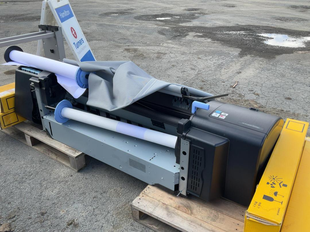 Photo '3' of HP DesignJet Z6100ps Printer Photo '3' of HP DesignJet Z6100ps Printer