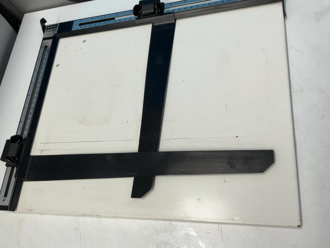 Photo '8' of 2x Easels or Similar Photo '8' of 2x Easels or Similar