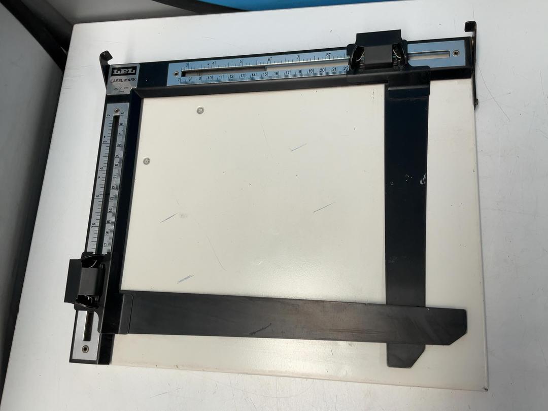 Photo '2' of 2x Easels or Similar Photo '2' of 2x Easels or Similar