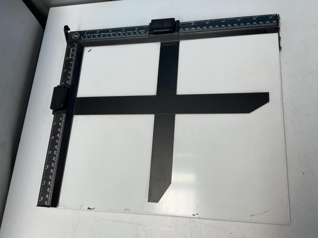 Photo '2' of 2x Easels or Similar Photo '2' of 2x Easels or Similar