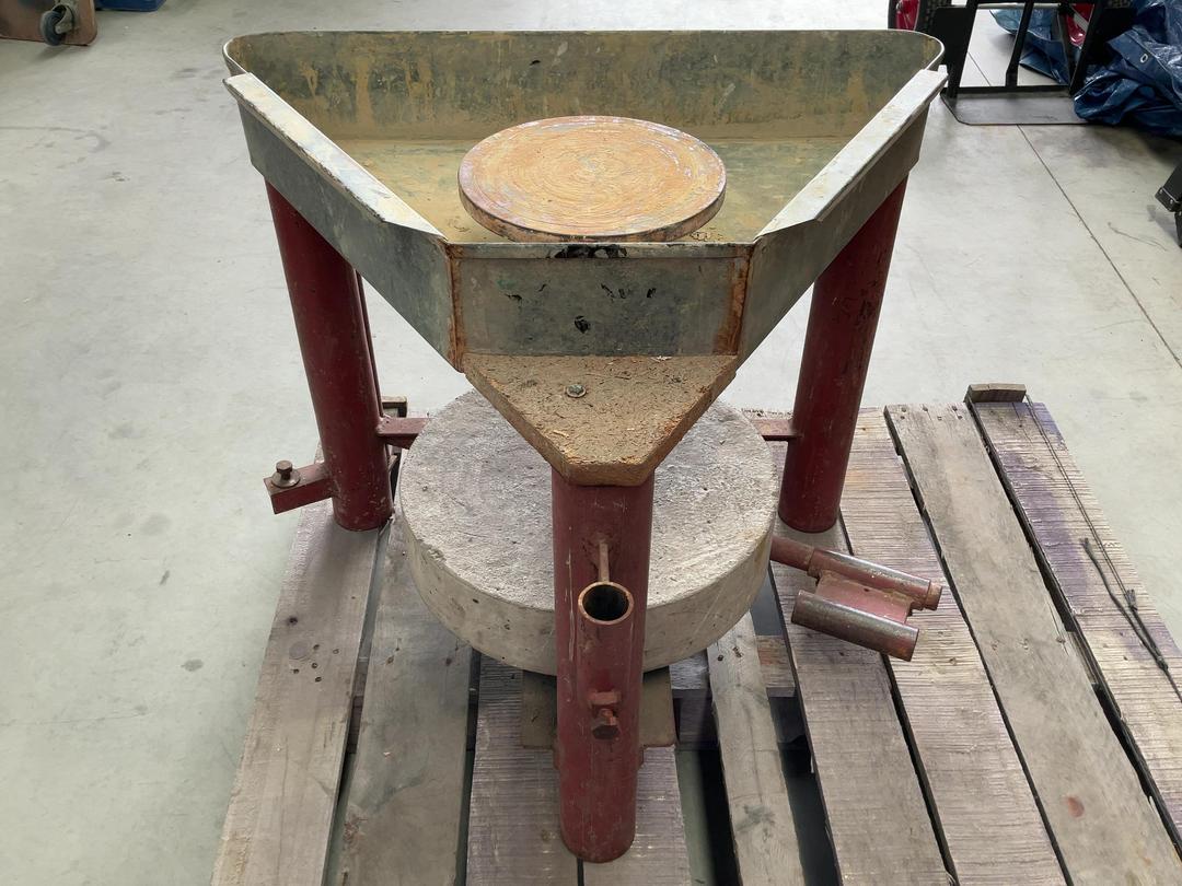 Photo '6' of Pottery Wheel or Similar Photo '6' of Pottery Wheel or Similar
