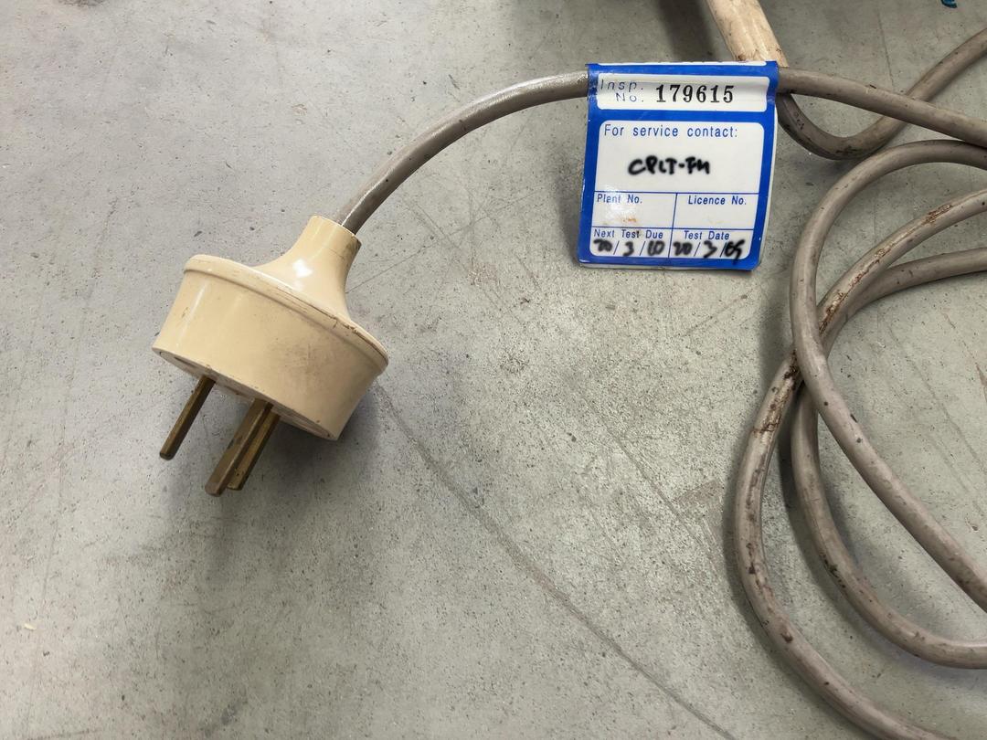 Photo '3' of Kaiser VPM 6002 Enlarger - Plug has Been Cut Off