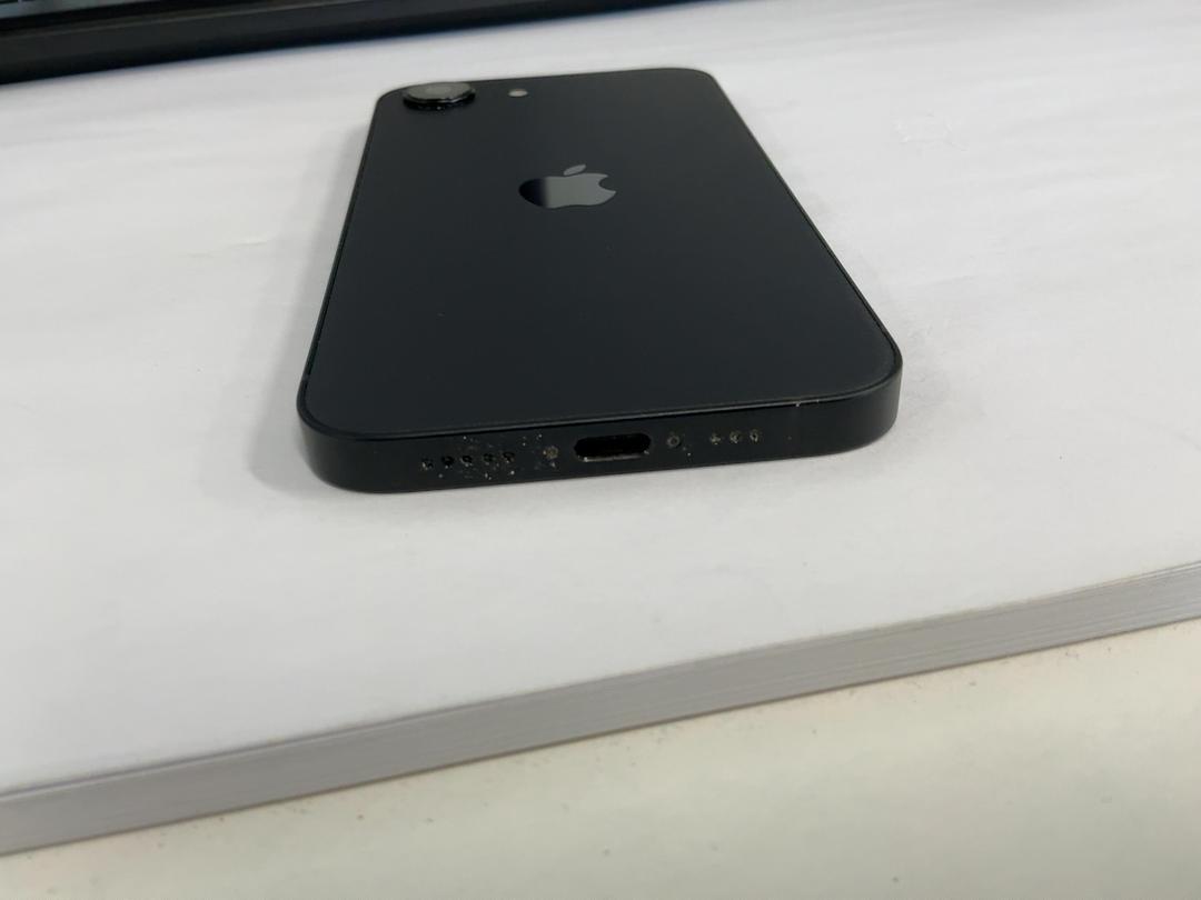 Photo '5' of Apple iPhone 17e Photo '5' of Apple iPhone 17e