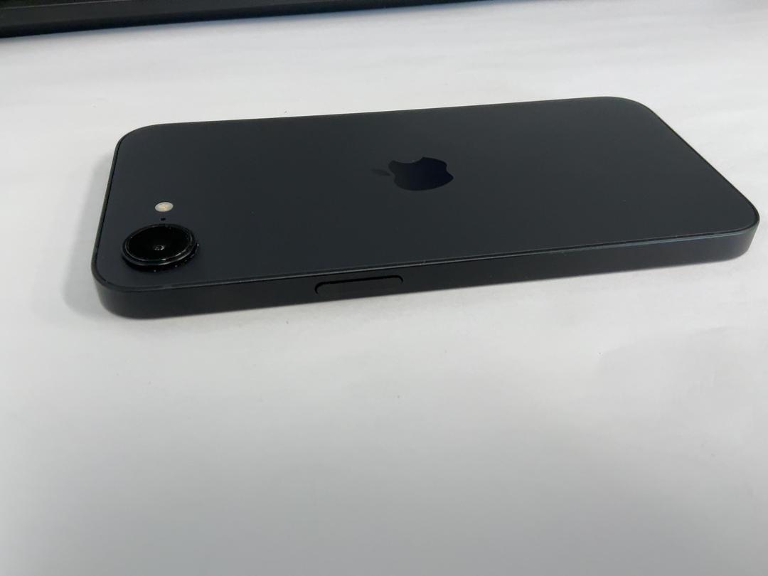 Photo '7' of Apple iPhone 17e Photo '7' of Apple iPhone 17e