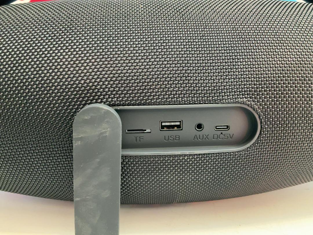Photo '3' of Portable Bluetooth Speaker - Boomsbox 3