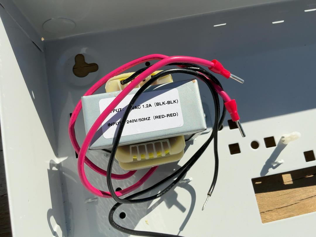 Photo '4' of 2 x Bosch Alarm Cabinet Photo '4' of 2 x Bosch Alarm Cabinet