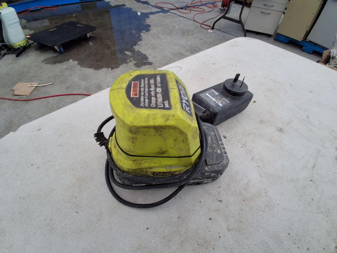 Photo '4' of Ryobi Battery & Charger Photo '4' of Ryobi Battery & Charger