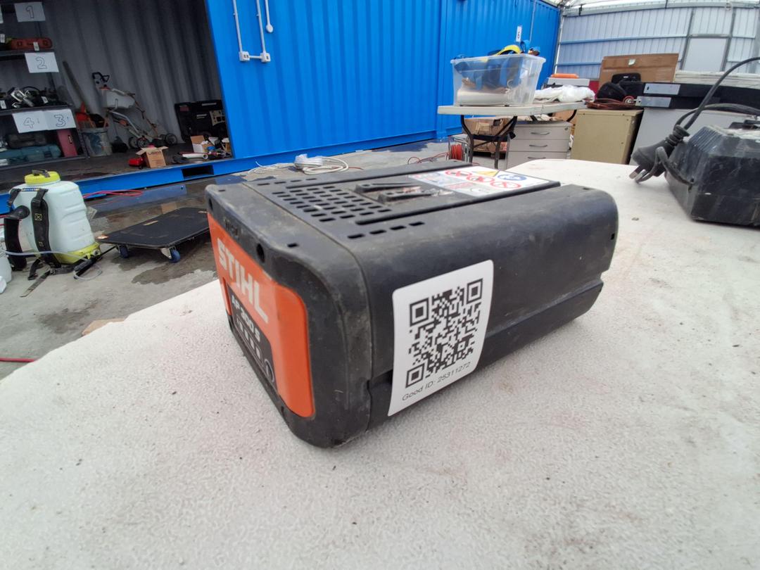 Photo '2' of Stihl Battery Photo '2' of Stihl Battery
