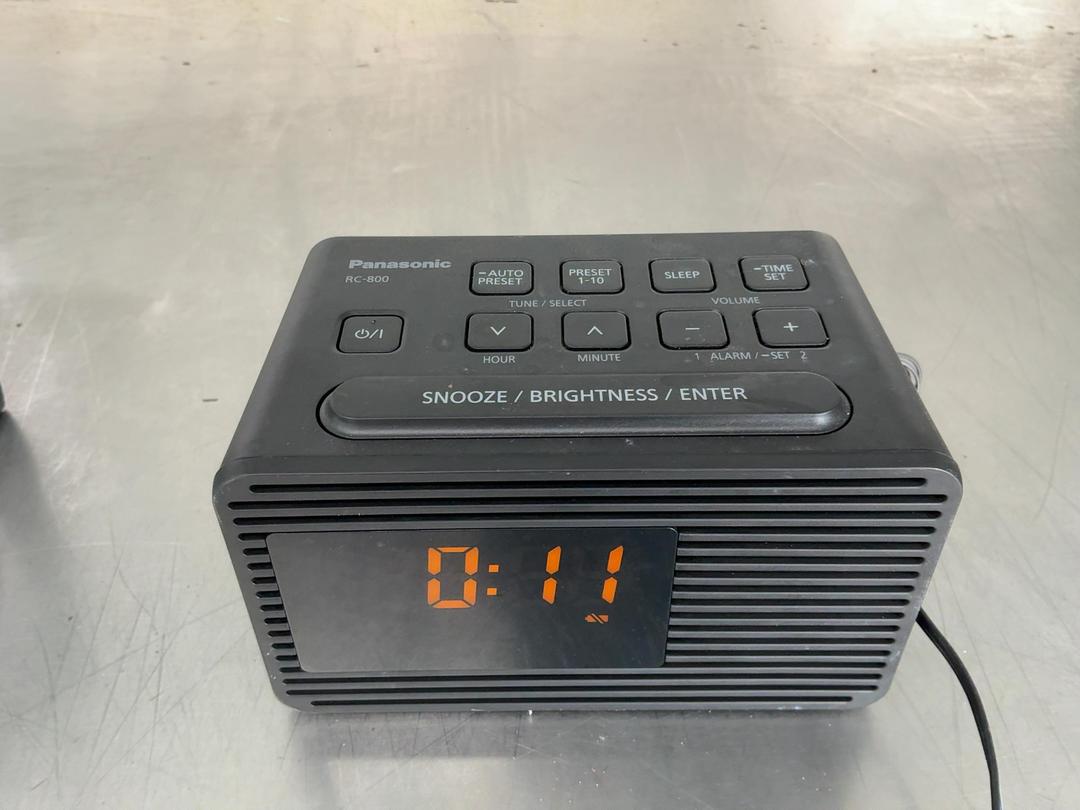 Photo '2' of Panasonic Radio/Alarm Clock Photo '2' of Panasonic Radio/Alarm Clock