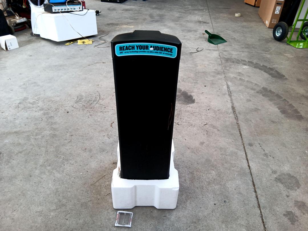 Photo '2' of Reach Portable PA System