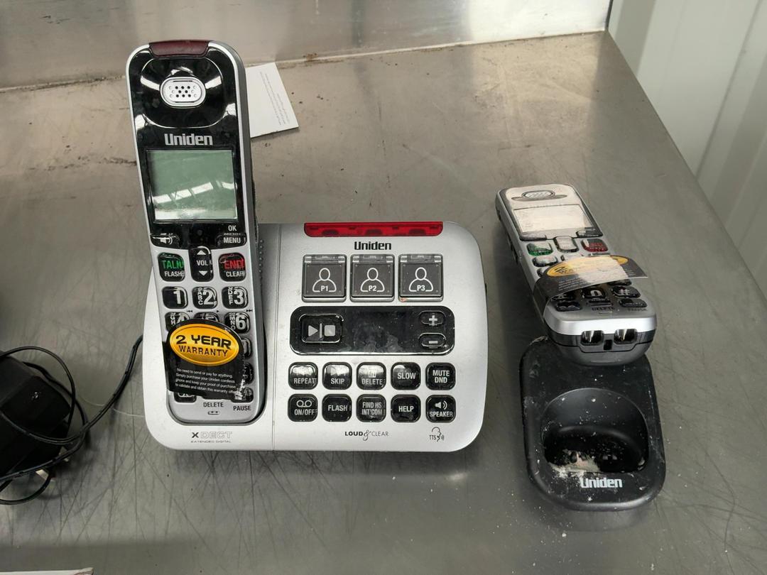 Photo '3' of Mixed lot: Cordless phones, nose trimmers, alarm clocks etc Photo '3' of Mixed lot: Cordless phones, nose trimmers, alarm clocks etc