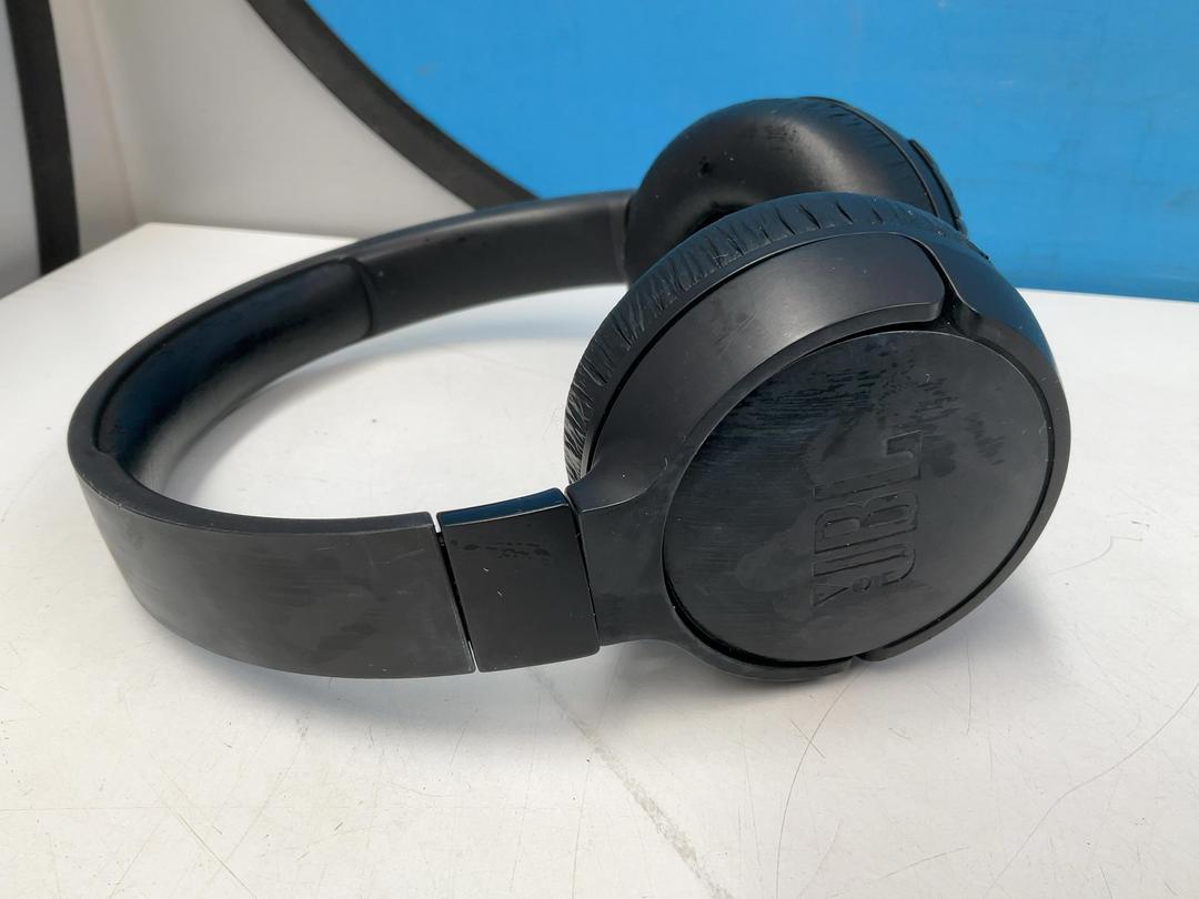 Photo '2' of JBL Headphones Photo '2' of JBL Headphones
