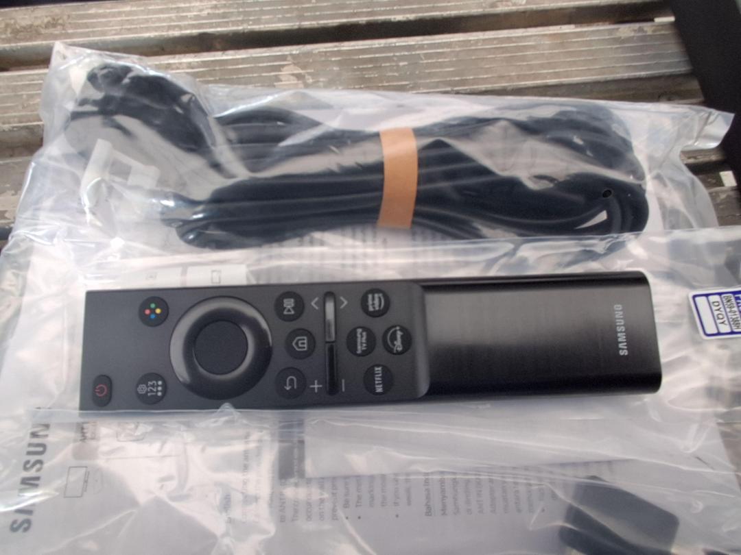 Photo '3' of Samsung Crystal UHD DU7000 75" Photo '3' of Samsung Crystal UHD DU7000 75"
