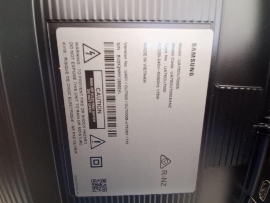 Photo '4' of Samsung Crystal UHD DU7000 75" Photo '4' of Samsung Crystal UHD DU7000 75"