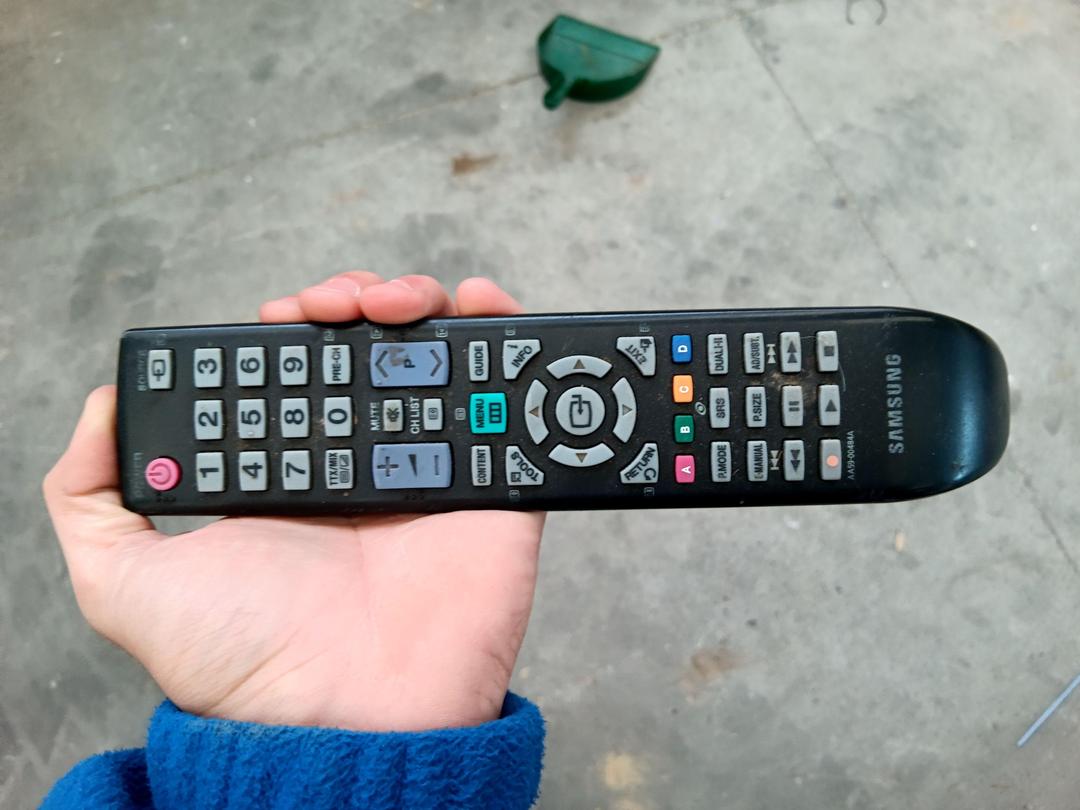 Photo '2' of Samsung 40" TV