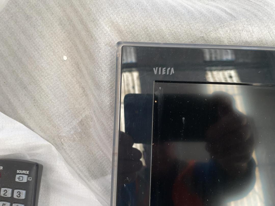 Photo '4' of Panasonic 32" TV